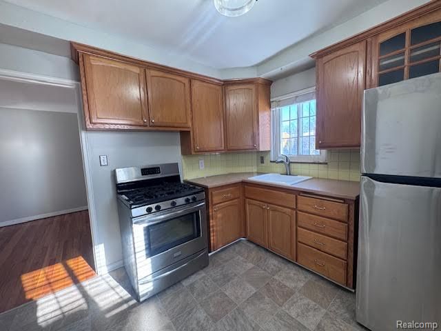 2714 Glenview Avenue, Royal Oak, MI 48073