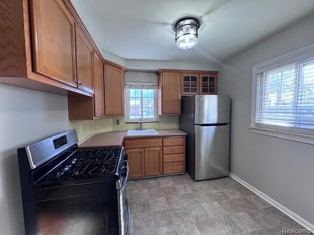 2714 Glenview Avenue, Royal Oak, MI 48073