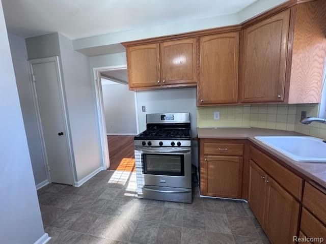 2714 Glenview Avenue, Royal Oak, MI 48073