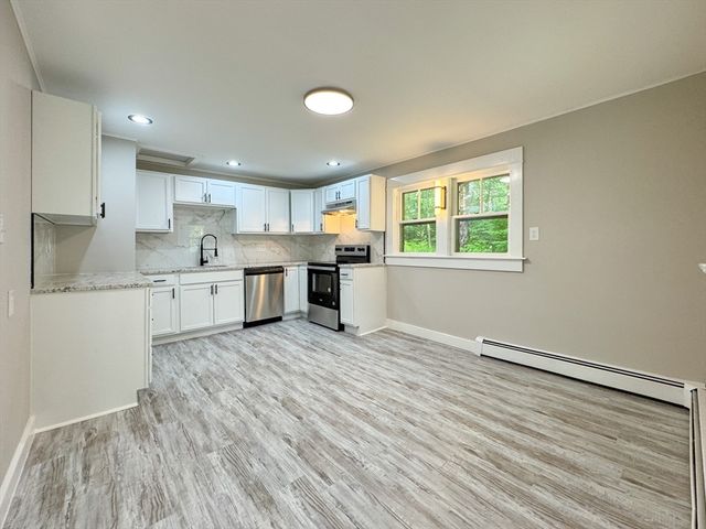 198 School St N, Barre, MA 01005