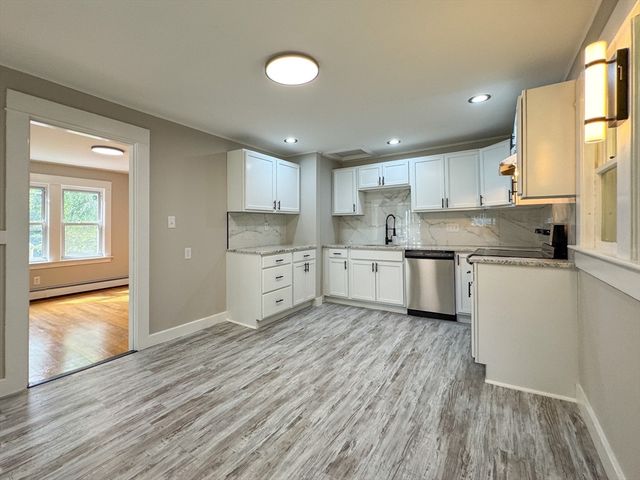 198 School St N, Barre, MA 01005