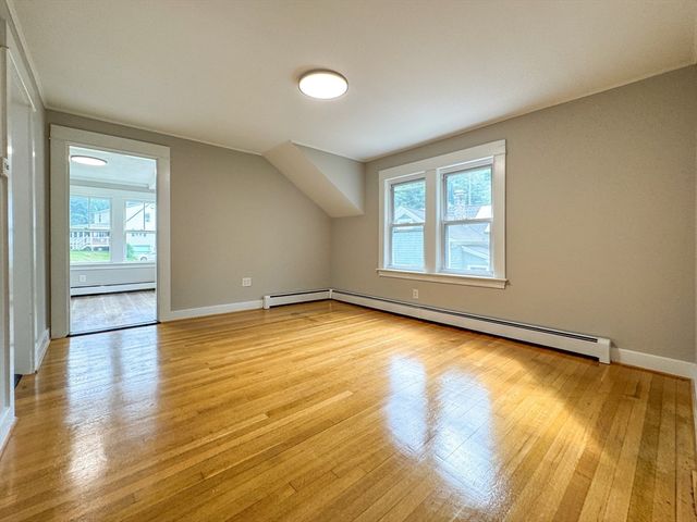 198 School St N, Barre, MA 01005