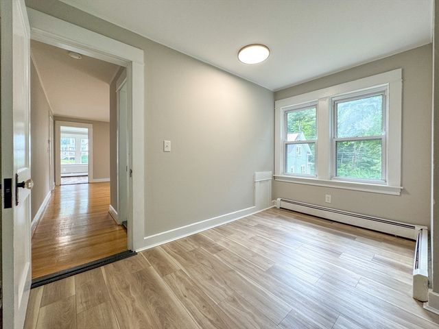 198 School St N, Barre, MA 01005