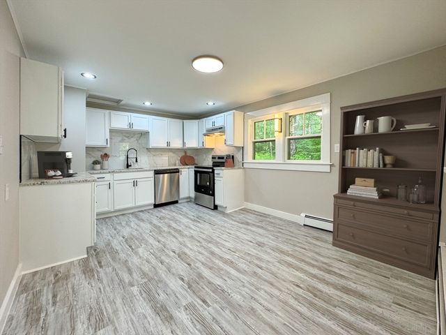 198 School St N, Barre, MA 01005