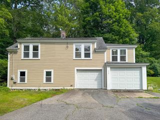 198 School St N, Barre, MA 01005