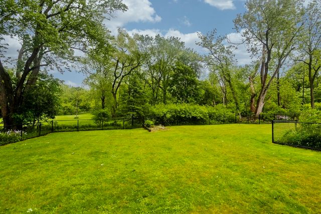 20 Worcester St, Grafton, MA 01519