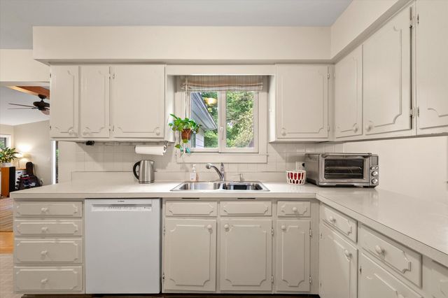 2630 Kimberley Road, Ann Arbor, MI 48104