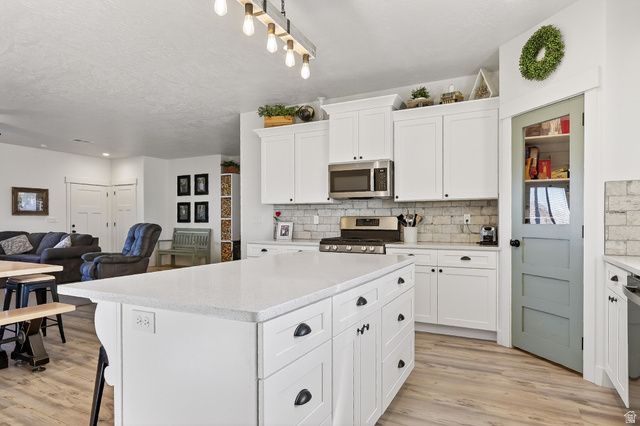 4236 N MAPLE CIR, Enoch, UT 84721