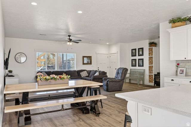 4236 N MAPLE CIR, Enoch, UT 84721