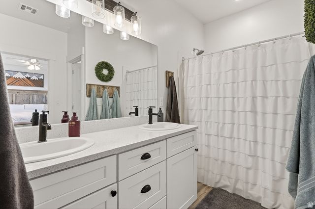 4236 N MAPLE CIR, Enoch, UT 84721