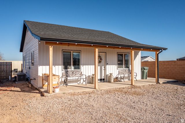 4236 N MAPLE CIR, Enoch, UT 84721