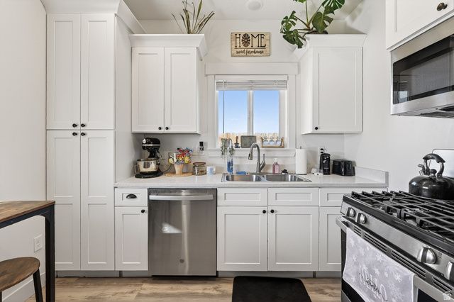 4236 N MAPLE CIR, Enoch, UT 84721