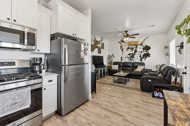 4236 N MAPLE CIR, Enoch, UT 84721