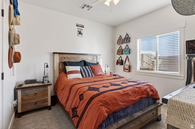 4236 N MAPLE CIR, Enoch, UT 84721