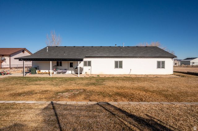 4236 N MAPLE CIR, Enoch, UT 84721