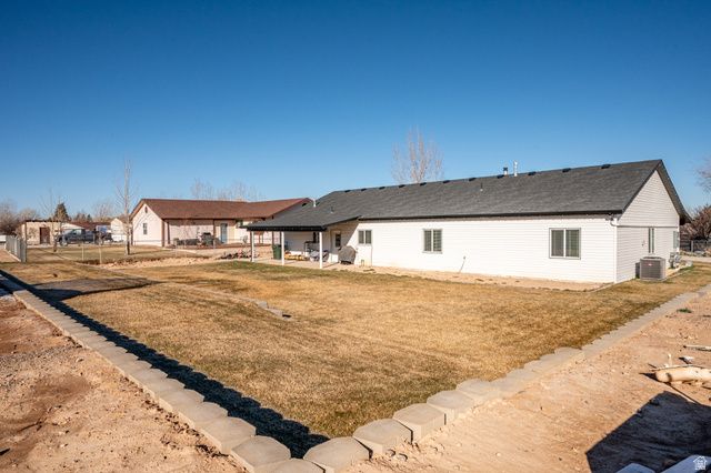 4236 N MAPLE CIR, Enoch, UT 84721