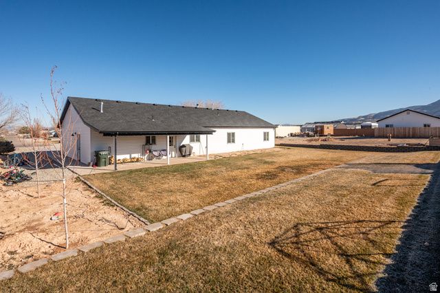 4236 N MAPLE CIR, Enoch, UT 84721