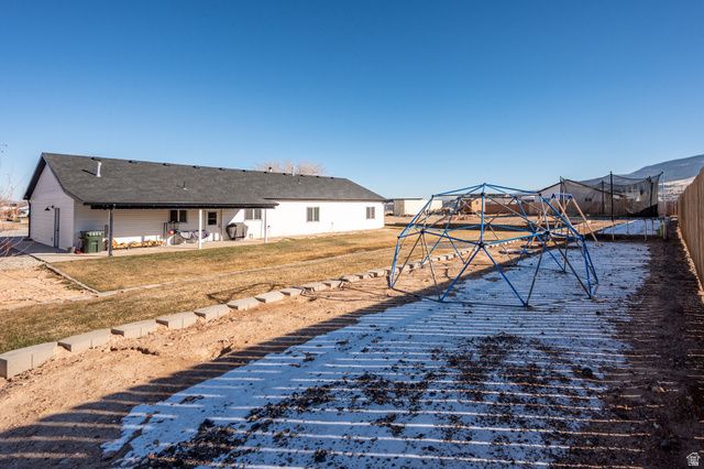 4236 N MAPLE CIR, Enoch, UT 84721