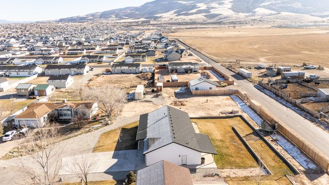 4236 N MAPLE CIR, Enoch, UT 84721