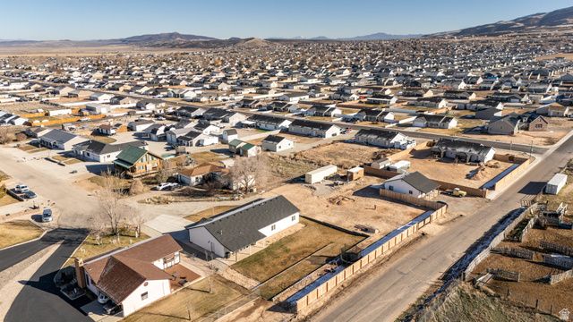 4236 N MAPLE CIR, Enoch, UT 84721