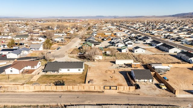 4236 N MAPLE CIR, Enoch, UT 84721