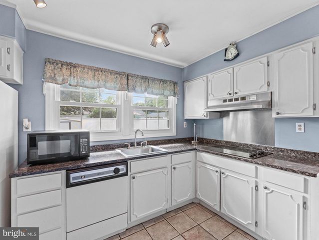 203 EVERGREEN DR, Willingboro, NJ 08046
