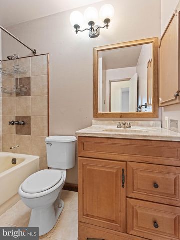 203 EVERGREEN DR, Willingboro, NJ 08046