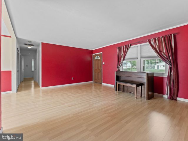 203 EVERGREEN DR, Willingboro, NJ 08046