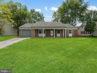 203 EVERGREEN DR, Willingboro, NJ 08046