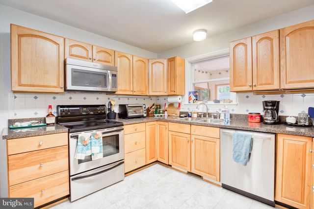 708 MONUMENT DR, Montross, VA 22520