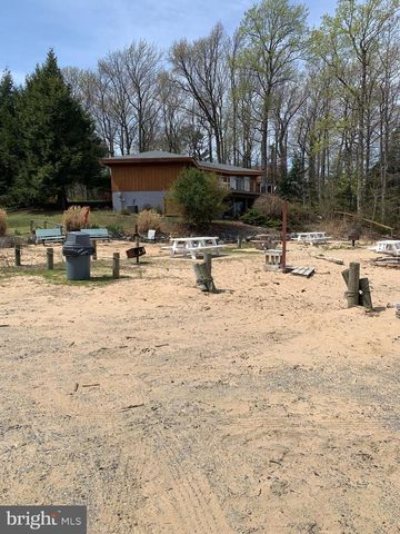 708 MONUMENT DR, Montross, VA 22520