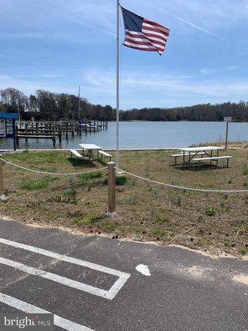708 MONUMENT DR, Montross, VA 22520