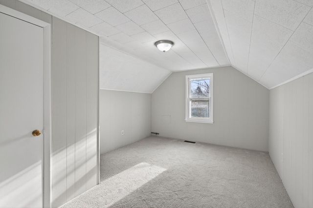 121 Roselawn Avenue E, Maplewood, MN 55117