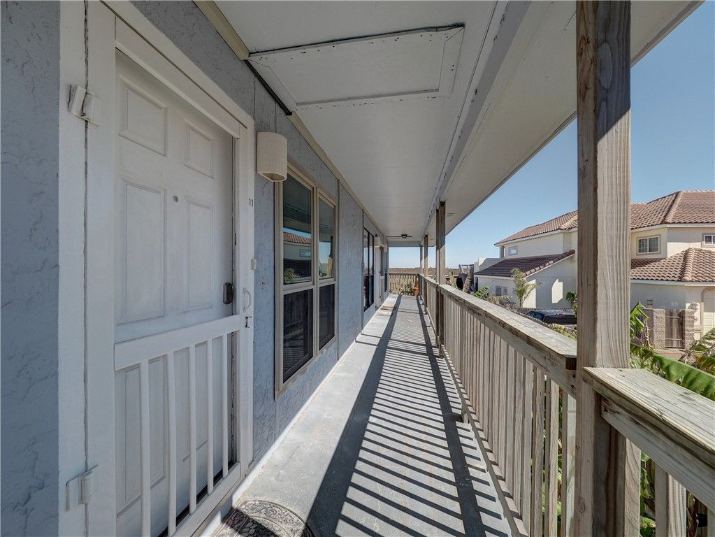 14898 Granada Dr 11, Corpus Christi, TX 78418 — photo 2