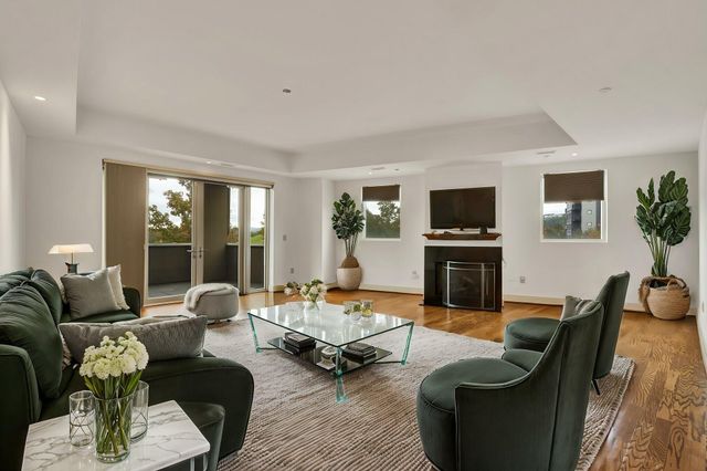 4 Cherokee Boulevard 225, Chattanooga, TN 37405