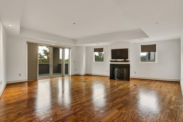 4 Cherokee Boulevard 225, Chattanooga, TN 37405