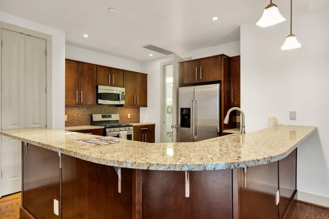 4 Cherokee Boulevard 225, Chattanooga, TN 37405