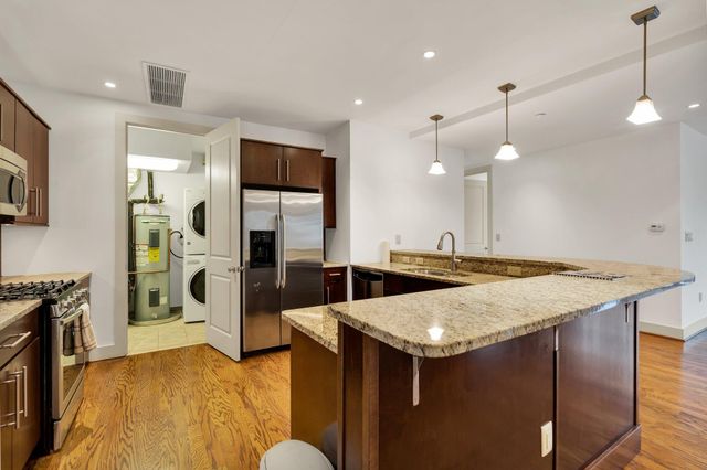 4 Cherokee Boulevard 225, Chattanooga, TN 37405