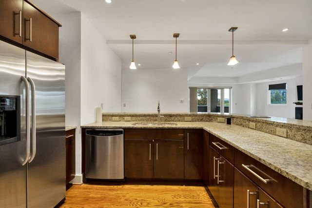 4 Cherokee Boulevard 225, Chattanooga, TN 37405
