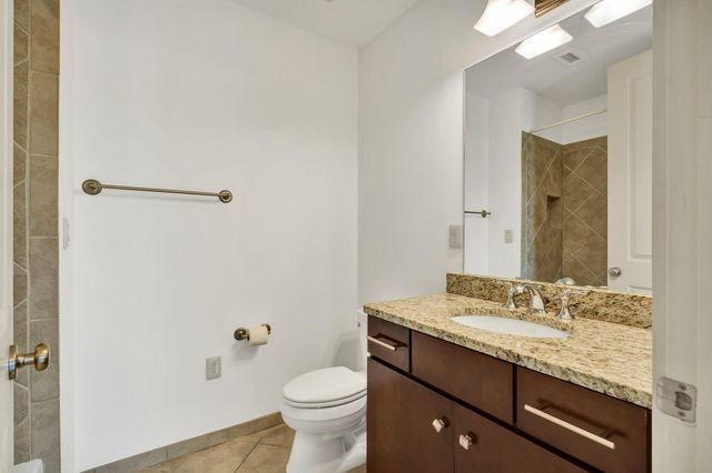 4 Cherokee Boulevard 225, Chattanooga, TN 37405