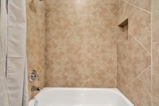 4 Cherokee Boulevard 225, Chattanooga, TN 37405