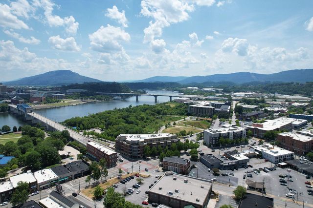 4 Cherokee Boulevard 225, Chattanooga, TN 37405