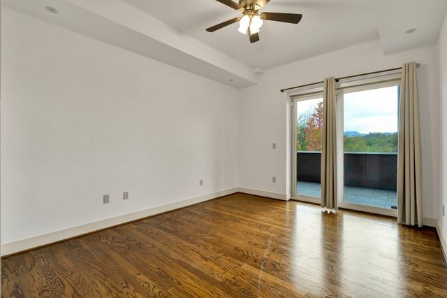 4 Cherokee Boulevard 225, Chattanooga, TN 37405