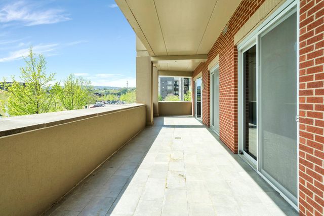 4 Cherokee Boulevard 225, Chattanooga, TN 37405