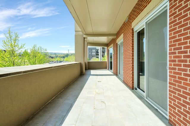 4 Cherokee Boulevard 225, Chattanooga, TN 37405