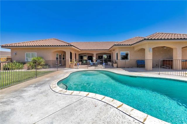 52775 Pipes Canyon Road, Pioneertown, CA 92268