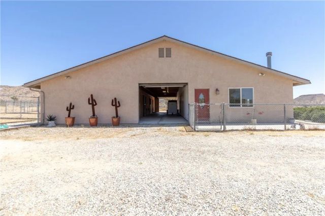 52775 Pipes Canyon Road, Pioneertown, CA 92268