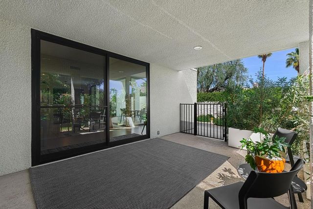 1834 Via Aguila, Palm Springs, CA 92264
