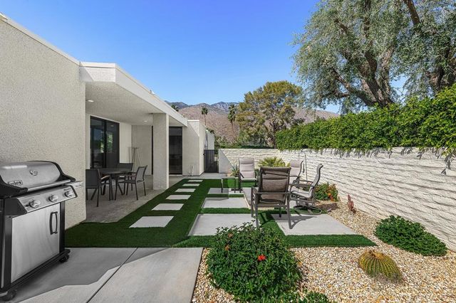 1834 Via Aguila, Palm Springs, CA 92264