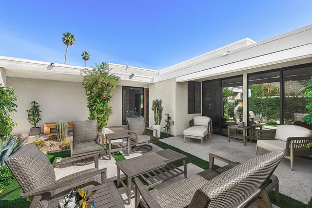 1834 Via Aguila, Palm Springs, CA 92264